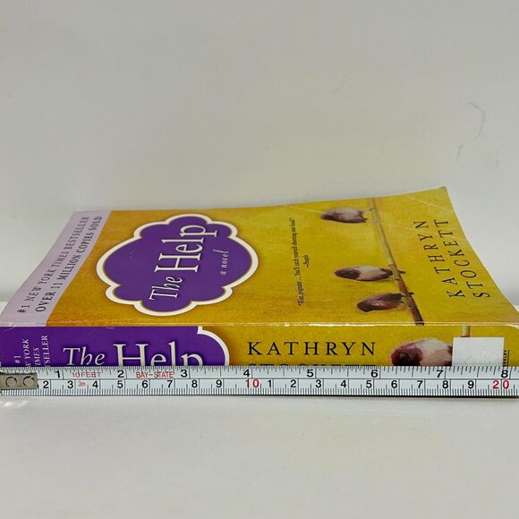 The Help by Kathryn Stockett Novel made to Movie Paperback Good Condition GC - Picture 8 of 9